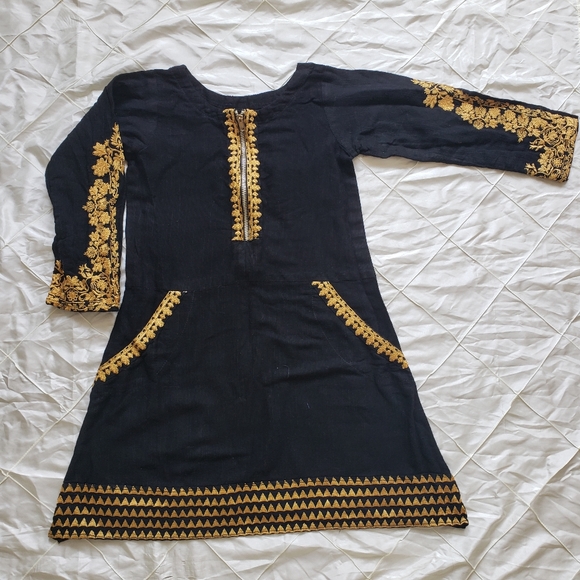 Girls' embroidered Kurta/ Dress - Picture 1 of 4